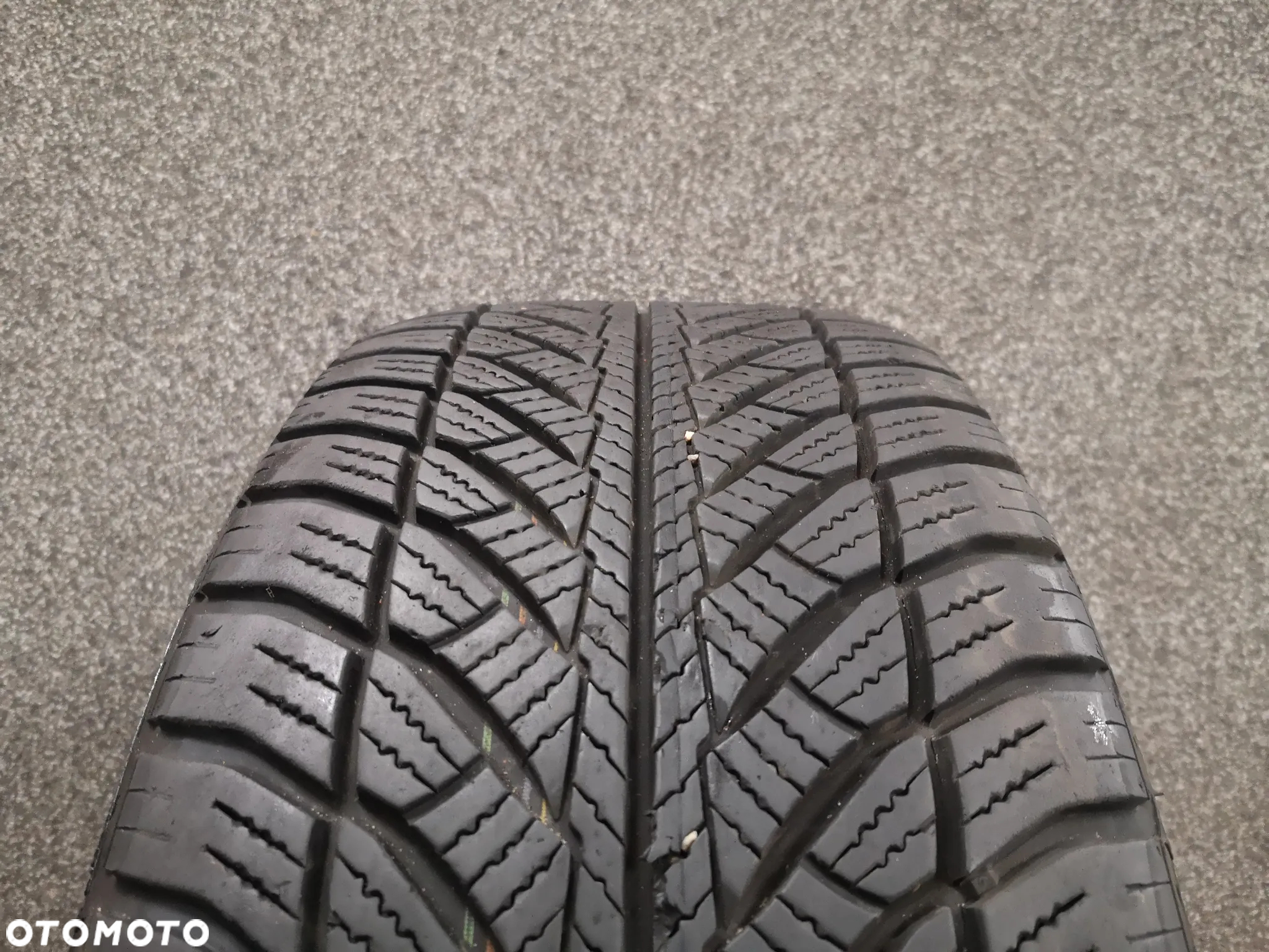 Goodyear Ultra Grip 8 Performance Run On Flat 245/45/18 100V XL 1szt. - 2