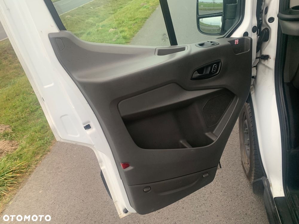Ford Transit - 25