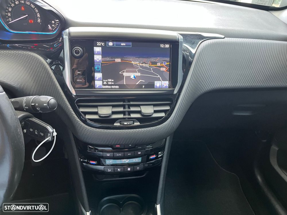 Peugeot 2008 1.2 PureTech Allure - 13