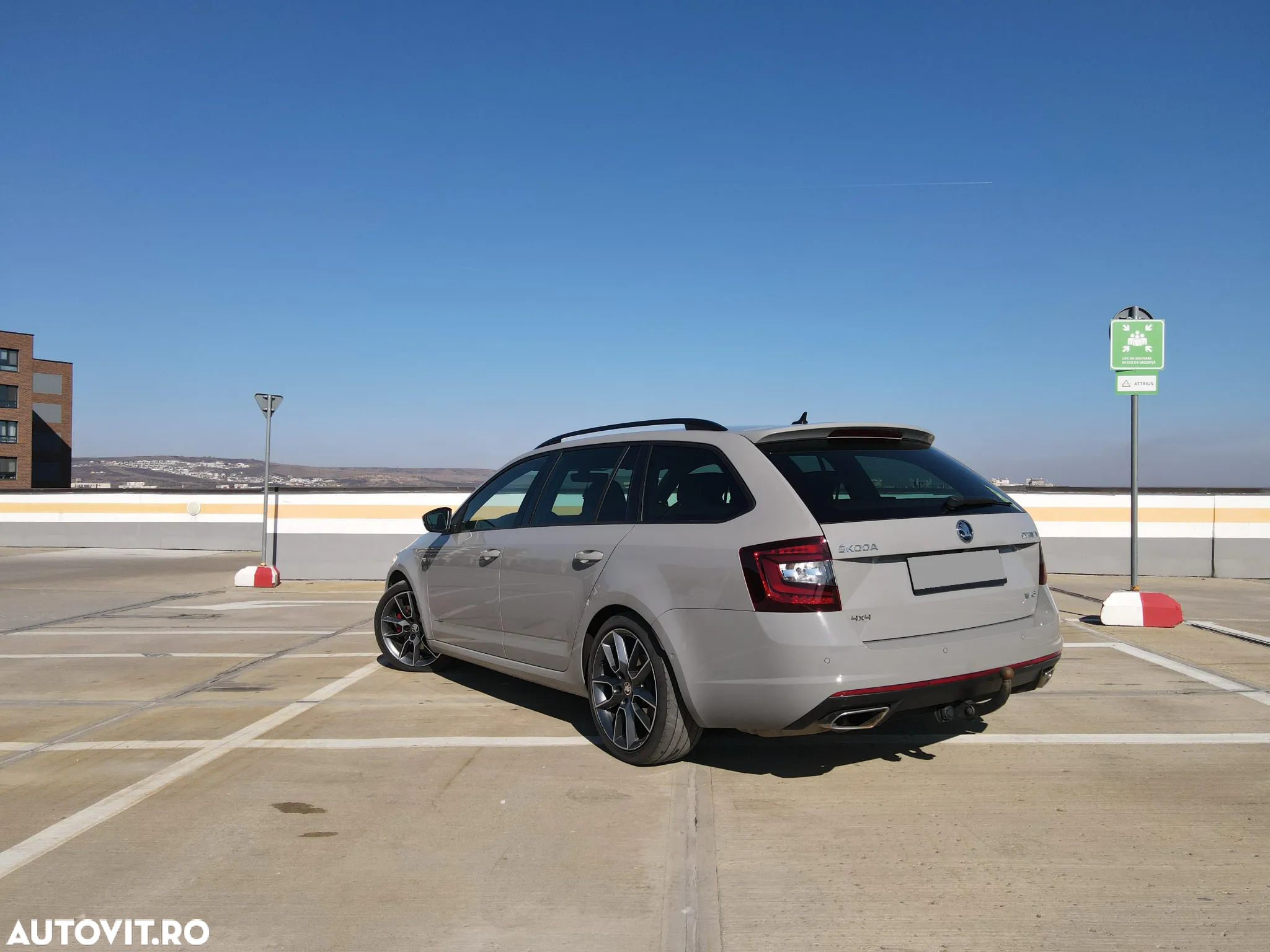 Skoda Octavia Combi 2.0 TDI 4x4 DSG RS - 7