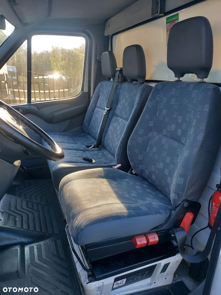 Mercedes-Benz Sprinter - 4