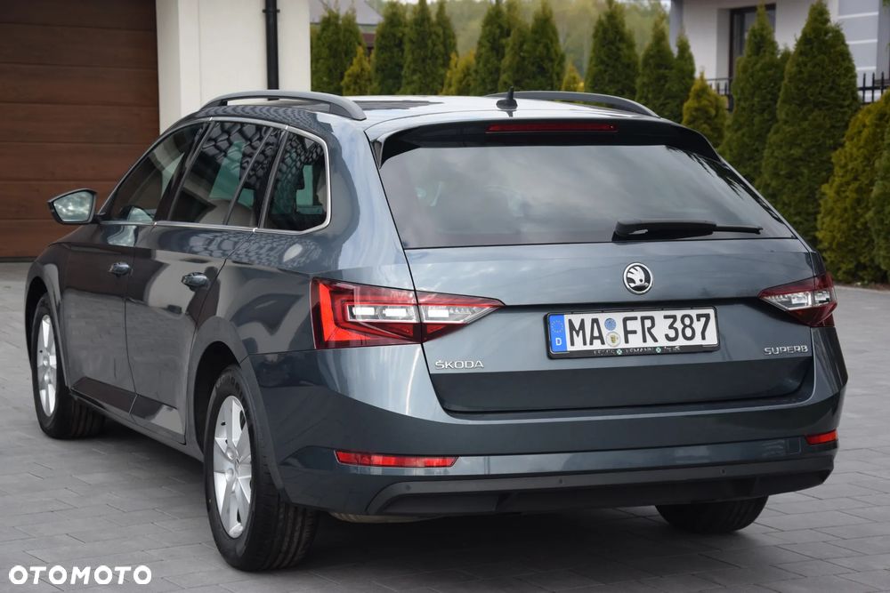 Skoda Superb 2.0 TDI Ambition - 17