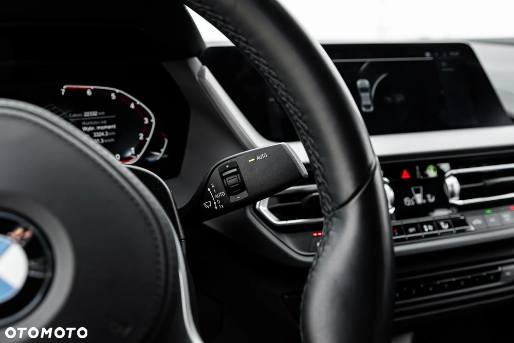 BMW Seria 2 218i - 23