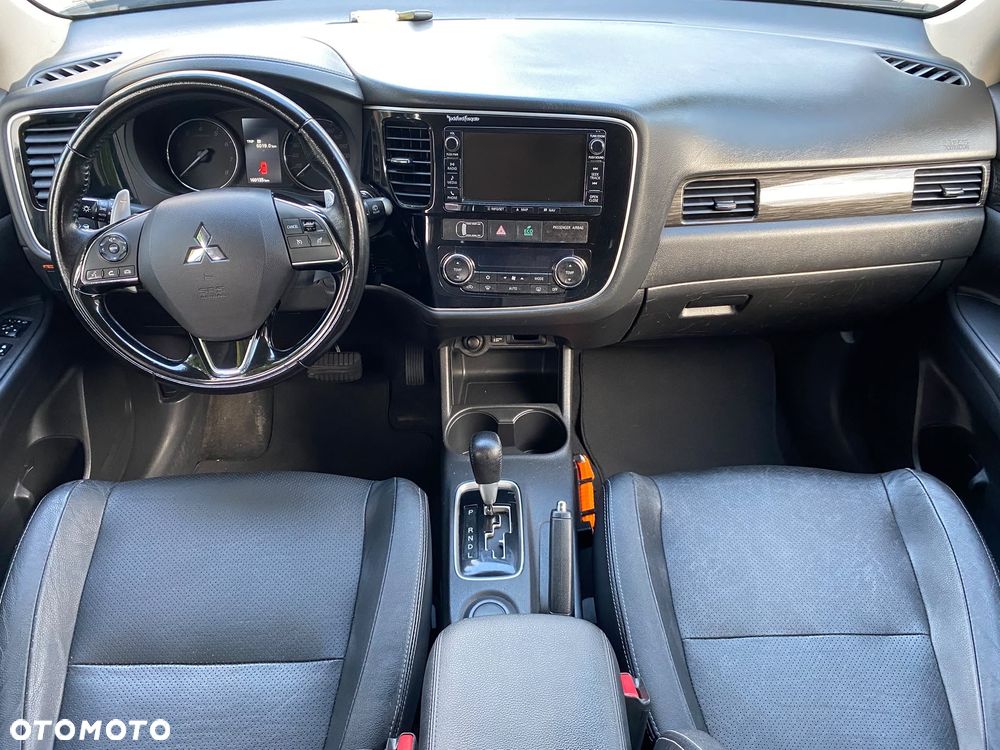 Mitsubishi Outlander 2.0 Intense + - 15