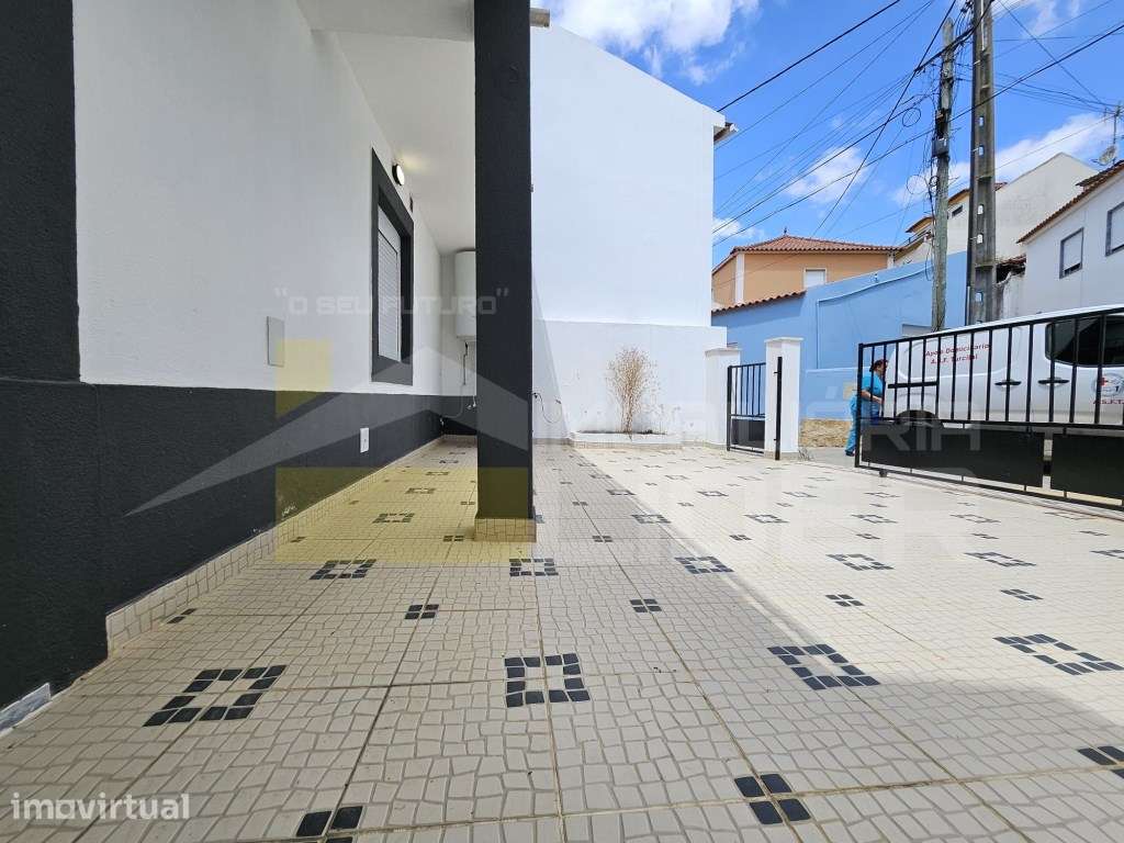 Moradia T4 na Freixofeira a 5 minutos da Freiria. 
Espaço, confort... - Grande imagem: 3/35