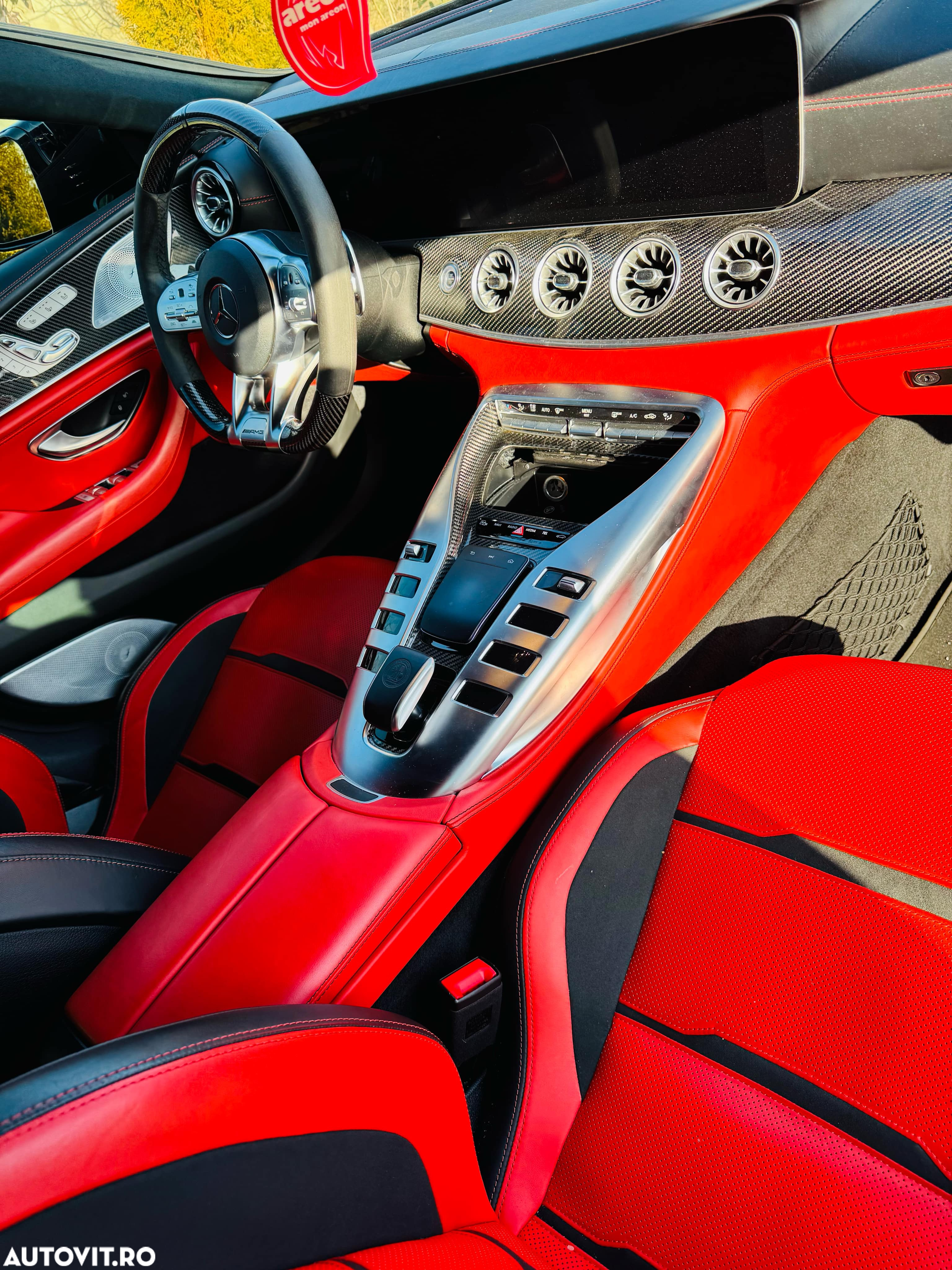 Mercedes-Benz AMG GT-S 63 4MATIC+ - 13