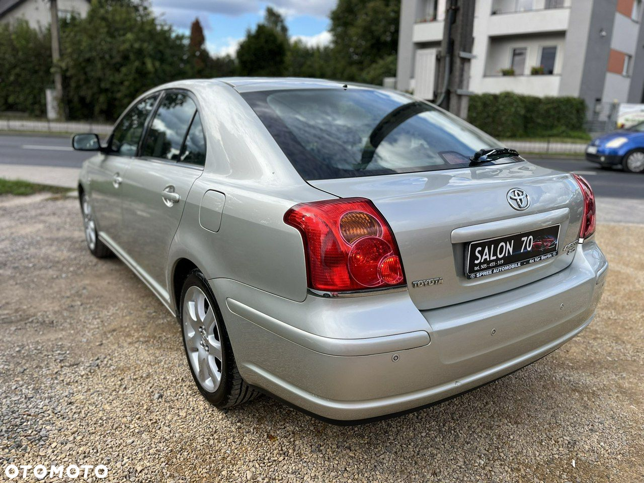 Toyota Avensis - 10