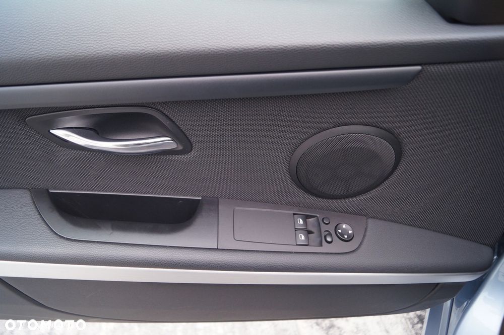 BMW Seria 3 325i - 19