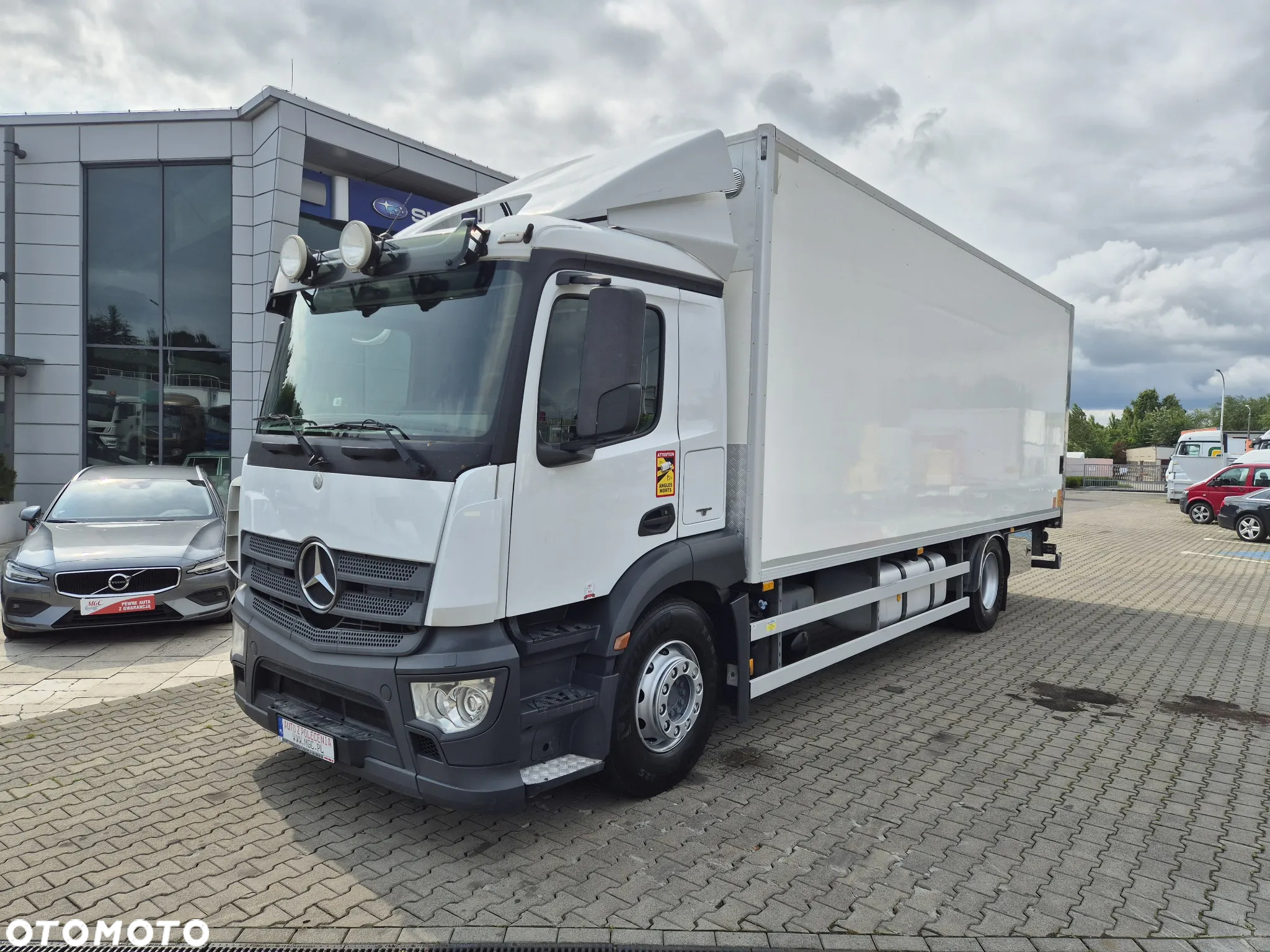 Mercedes-Benz Antos 1830 L / KONTENER / BEZWYPADKOWY / 1WŁ. / SERWISOWANY / WINDA 2000KG / EURO 6 / 18 EP - 2