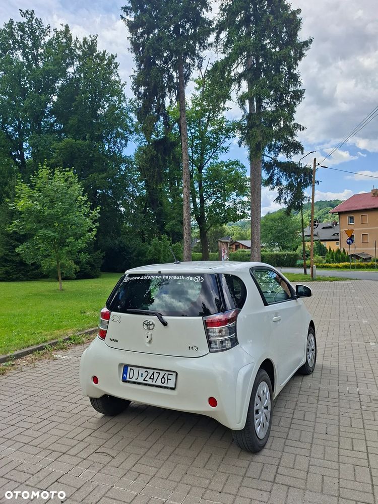Toyota iQ 1.0 - 12