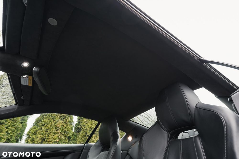 Aston Martin DB9 - 30