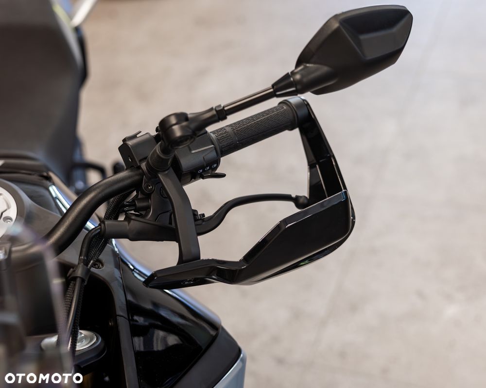 CFMoto MT - 13