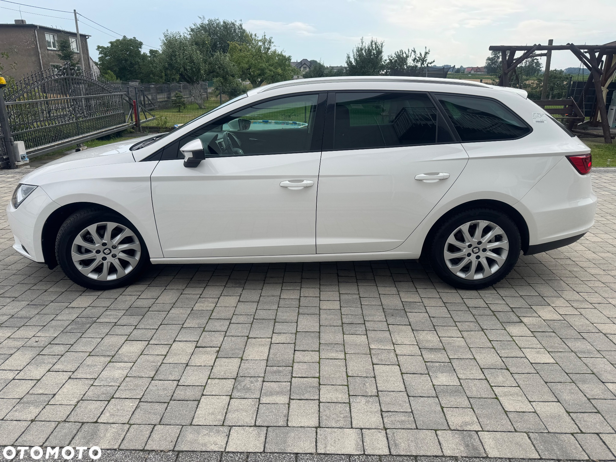 Seat Leon ST 1.6 TDI CONNECT - 4
