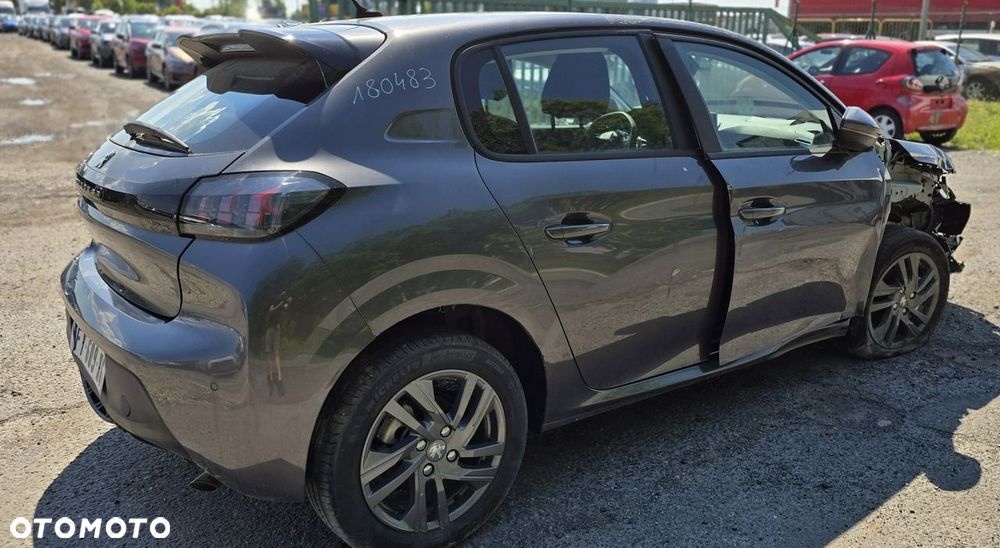 Peugeot 208 - 6
