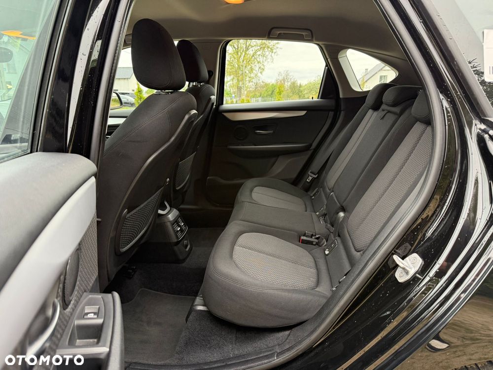 BMW Seria 2 216d Sport Line - 23