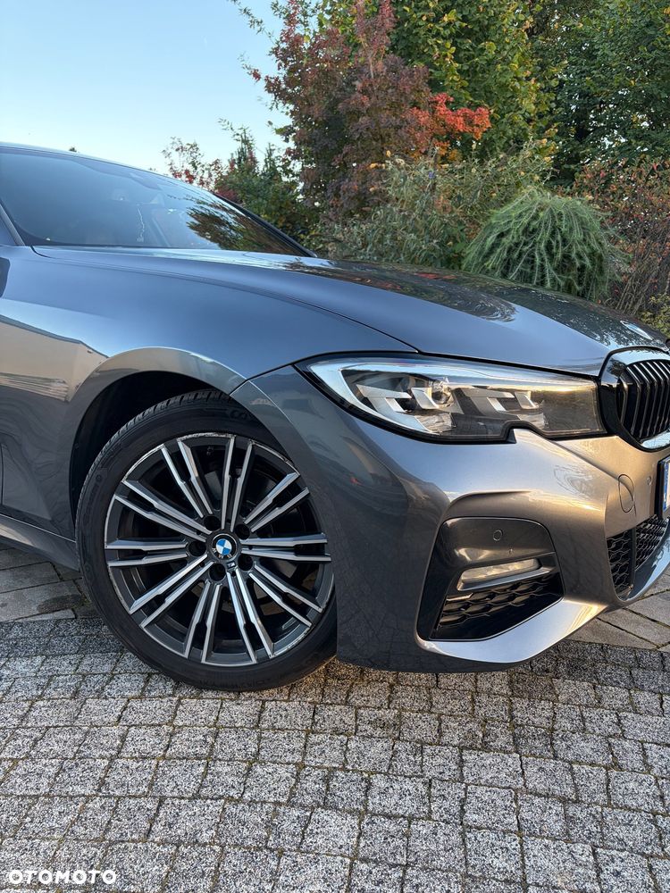BMW 320I 2020 photo 3
