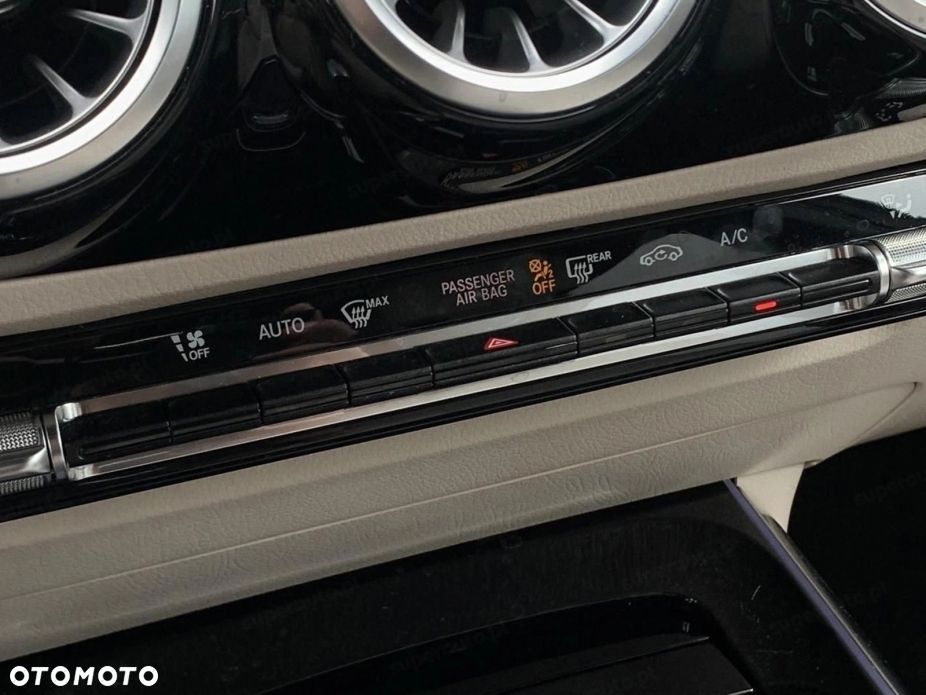 Mercedes-Benz GLA 200 AMG Line - 12