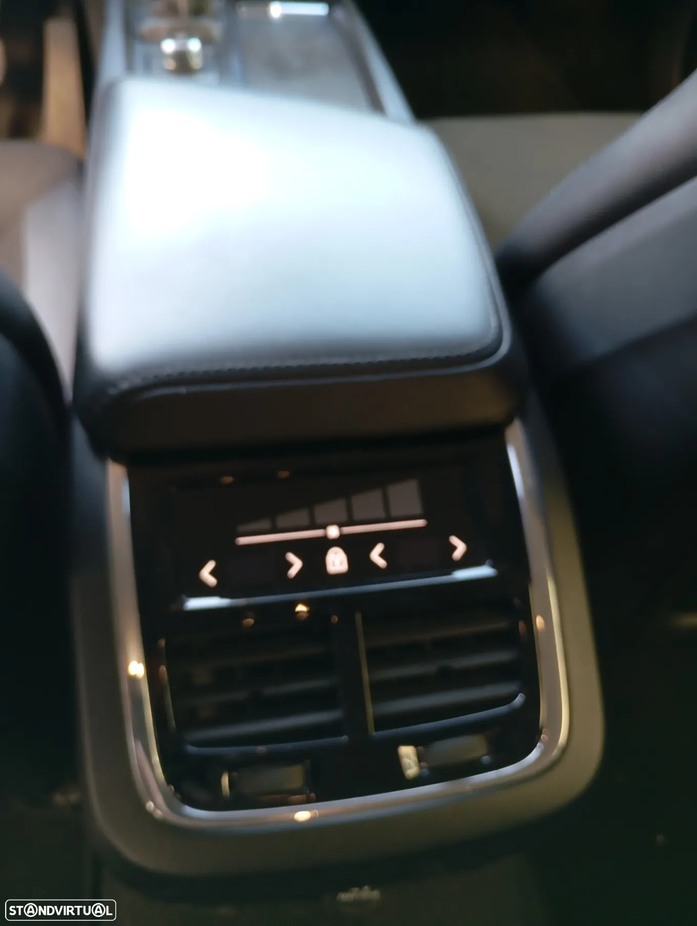 Volvo V60 2.0 D3 Momentum Geartronic - 18