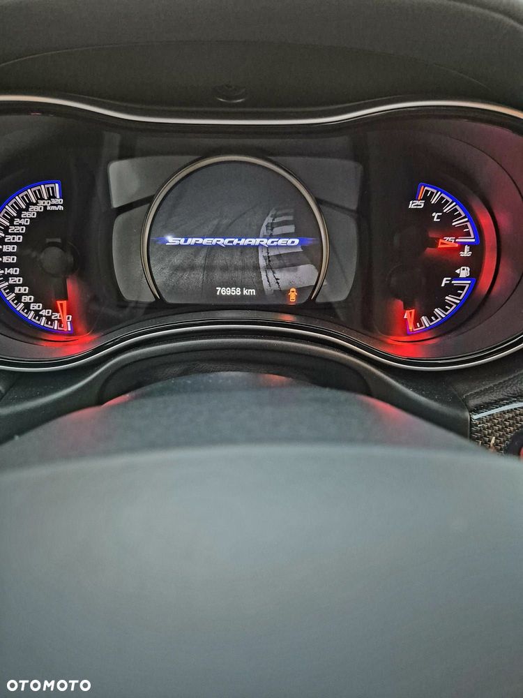 Jeep Grand Cherokee - 16