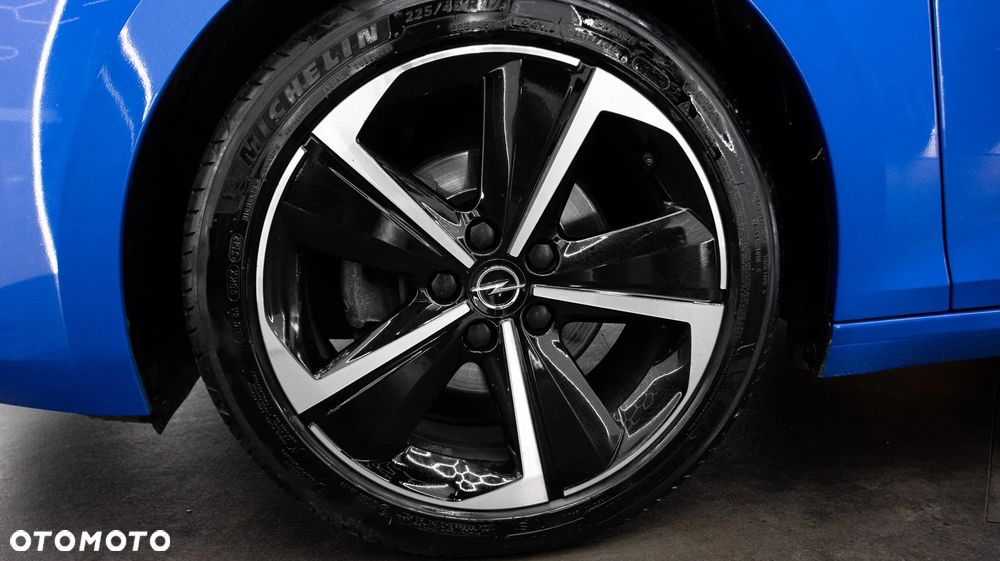 Opel Astra 1.2 T Elegance S&S - 10