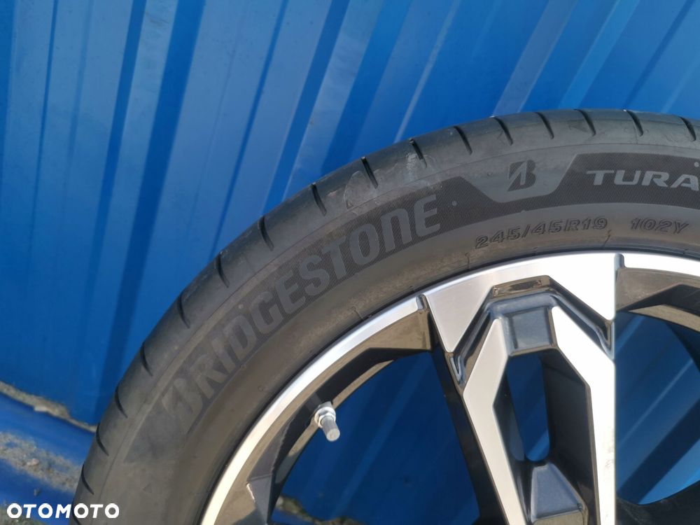 BMW IX1 X1 U11 X2 U10 FELGI ALUFELGI 8J ET46 6898051 OPONY 245/45R19 LATO - 4