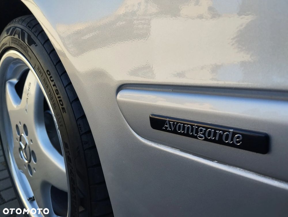Mercedes-Benz CLK - 16