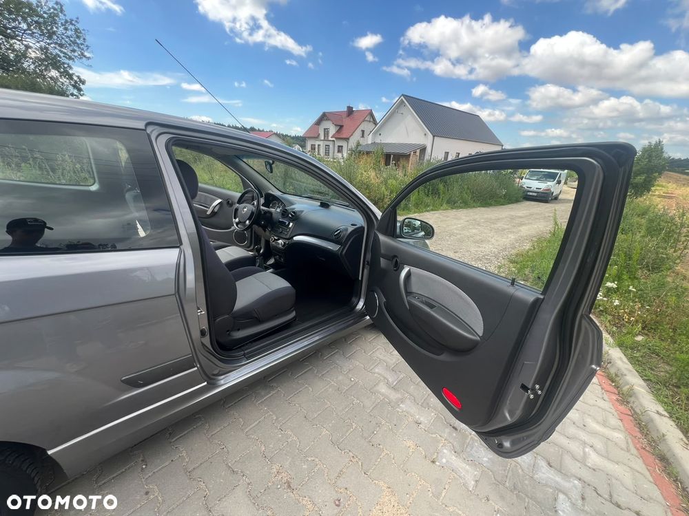 Chevrolet Aveo - 12