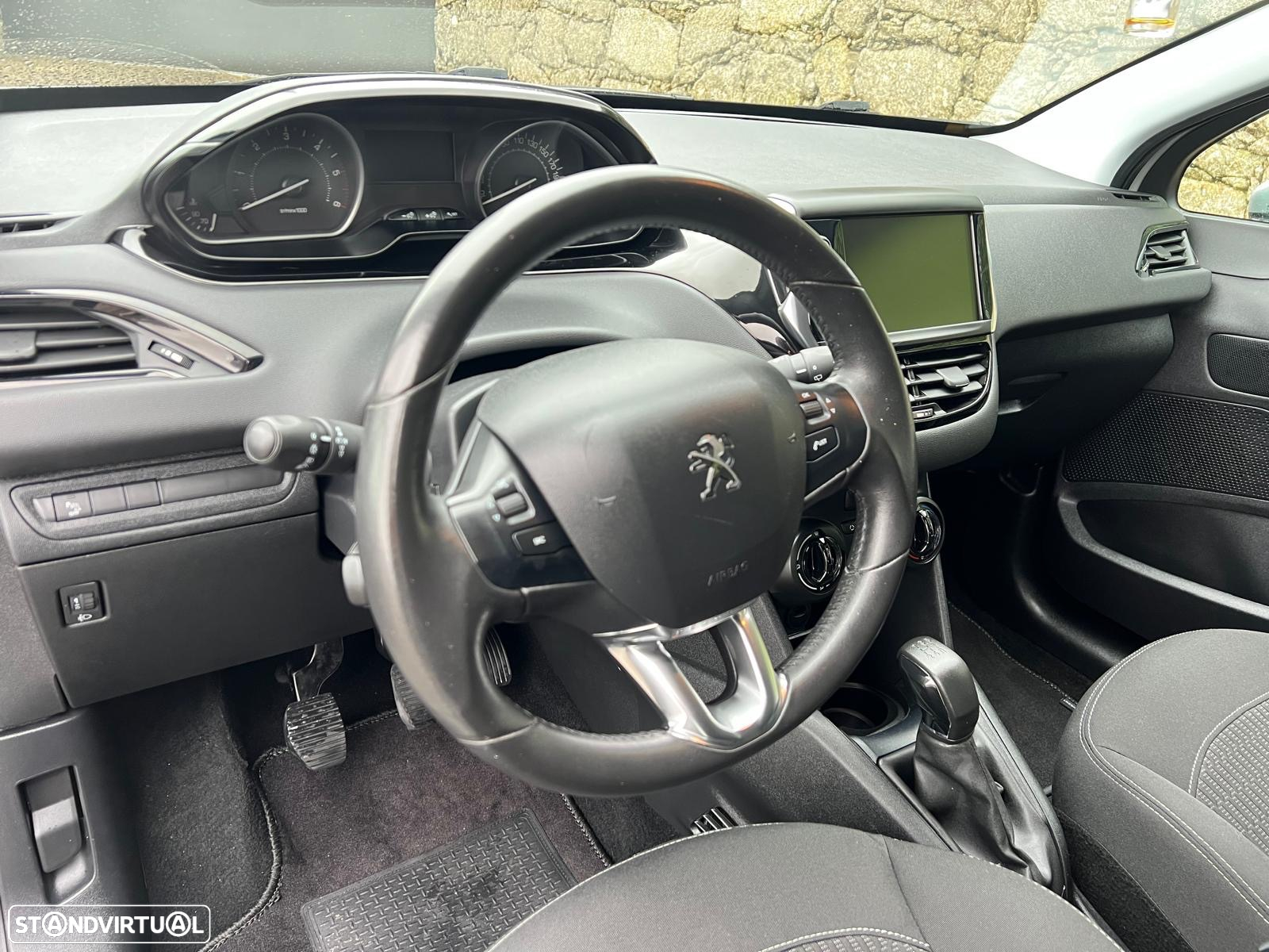 Peugeot 208 1.6 BlueHDi Style - 14