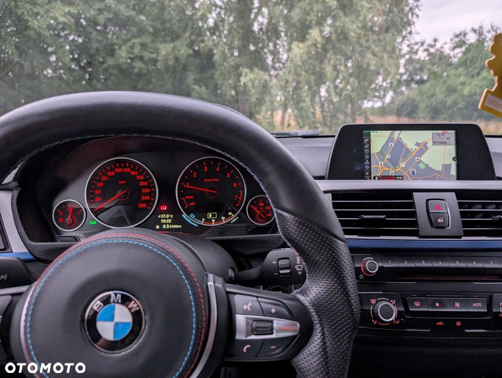 BMW Seria 3 320i - 11