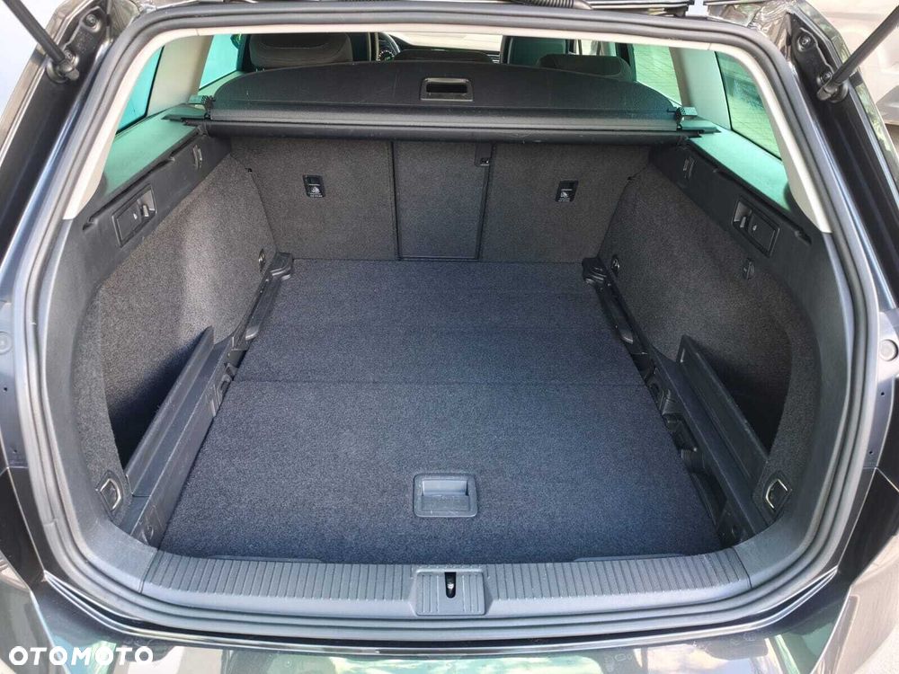 Volkswagen Passat Variant 2.0 TDI EVO Business DSG - 11