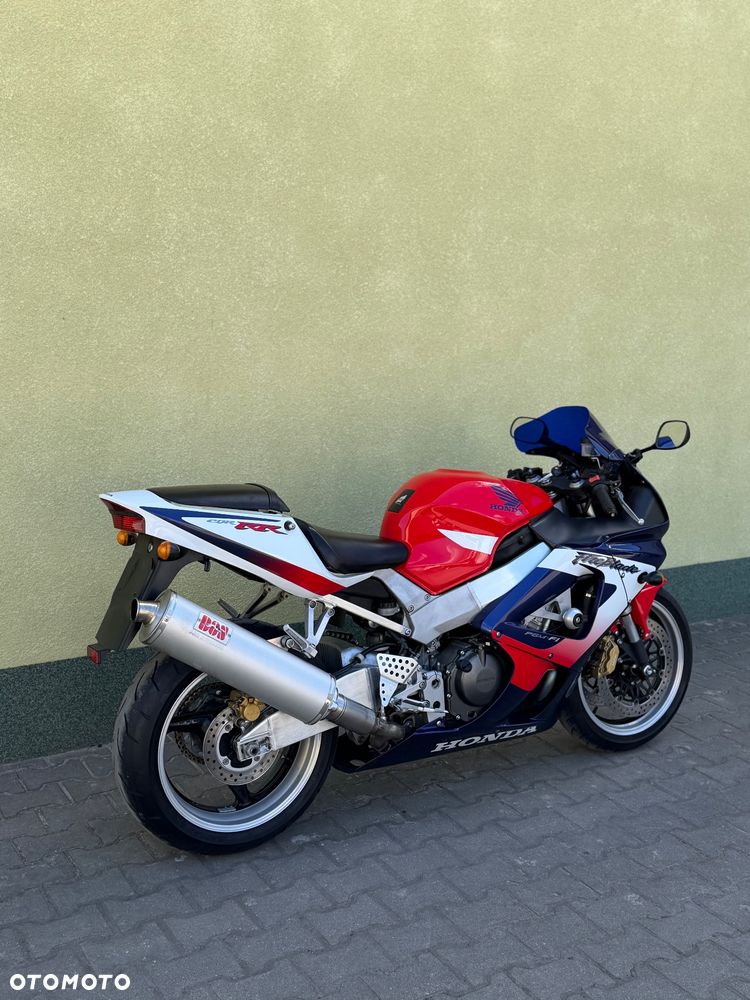 Honda CBR - 11