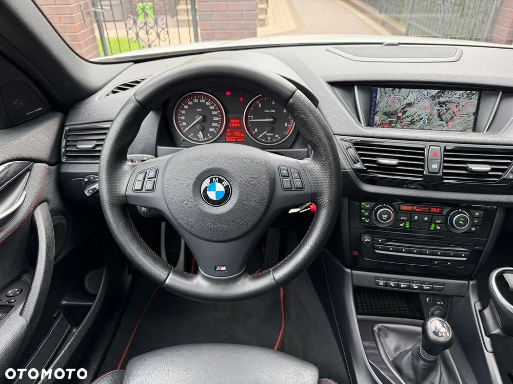 BMW X1 xDrive20d Sport Line - 23