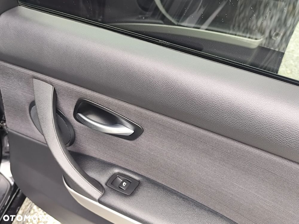 BMW Seria 3 318i - 22