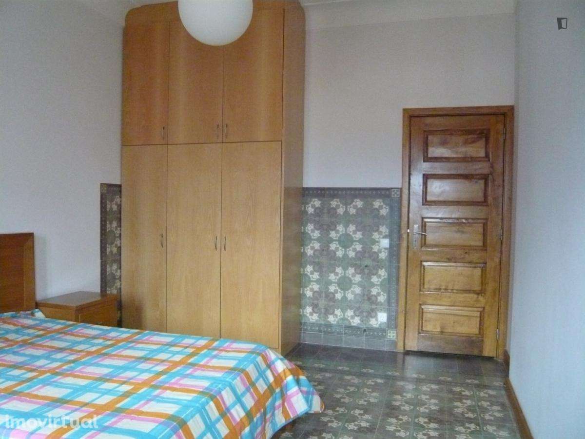 Quarto - localizado em  Coimbra - Grande imagem: 5/11