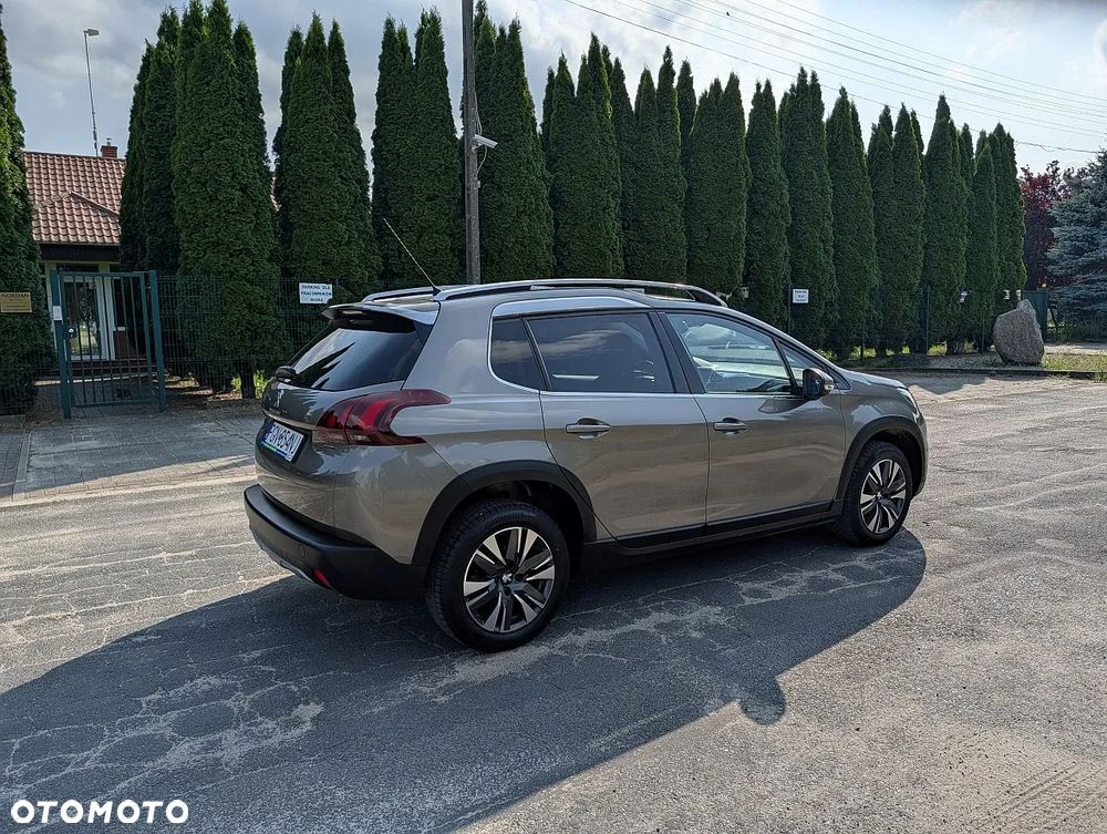 Peugeot 2008 1.2 Pure Tech Allure S&S - 10