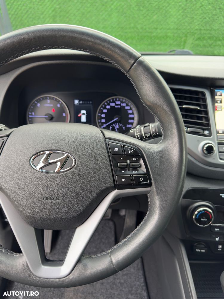 Hyundai Tucson 2.0 CRDI 4WD Automatik Premium - 28