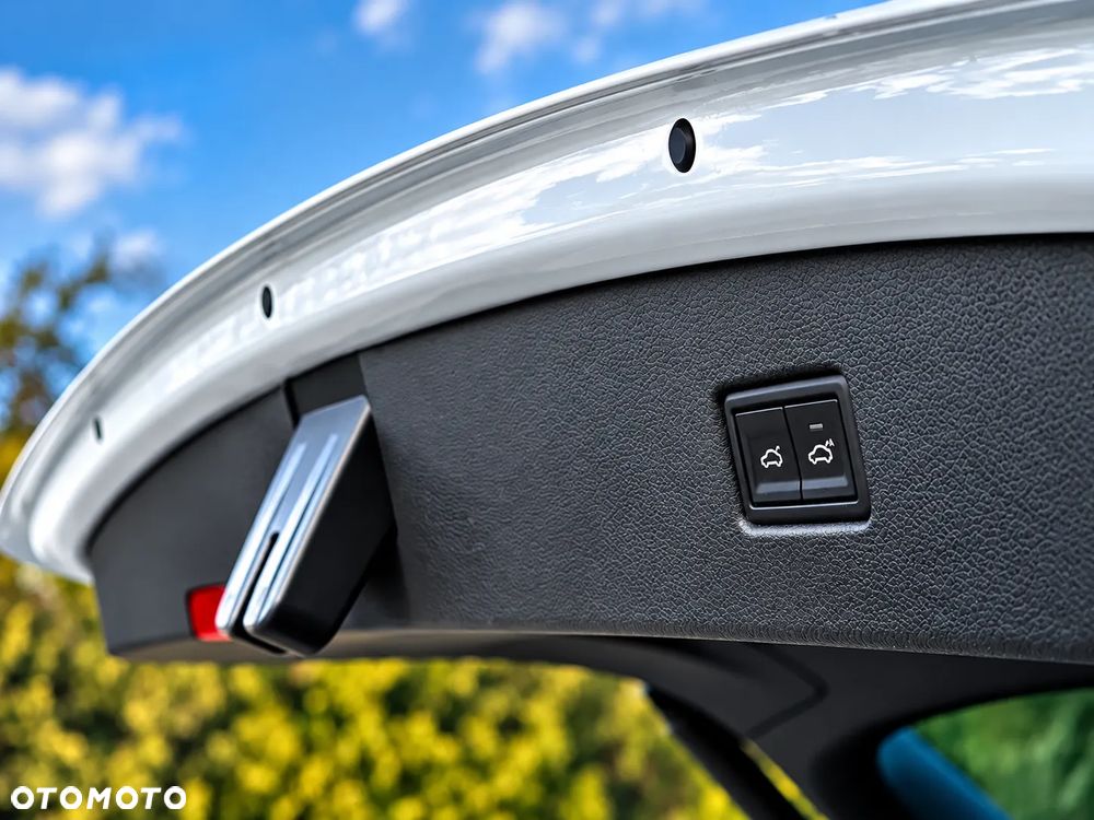 Volkswagen Tiguan - 10