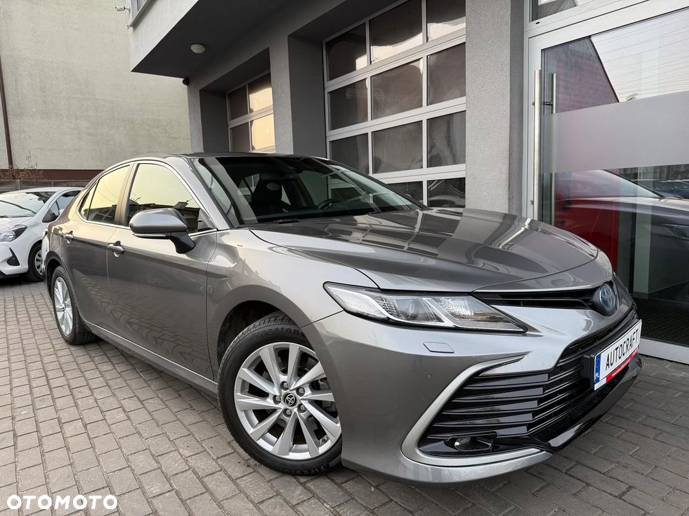 Toyota Camry 2.5 Hybrid Comfort CVT - 22