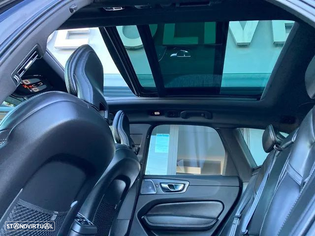 Volvo XC 60 2.0 B5 R-Design AWD - 48