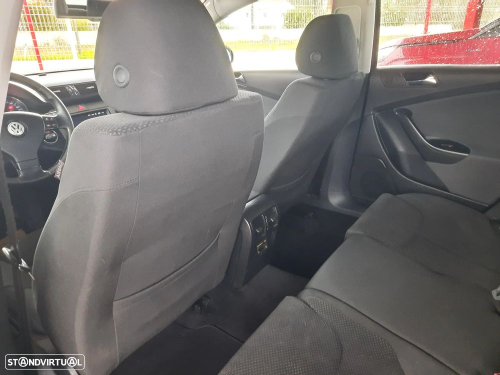 VW Passat Variant 2.0 TDi Confortline - 21