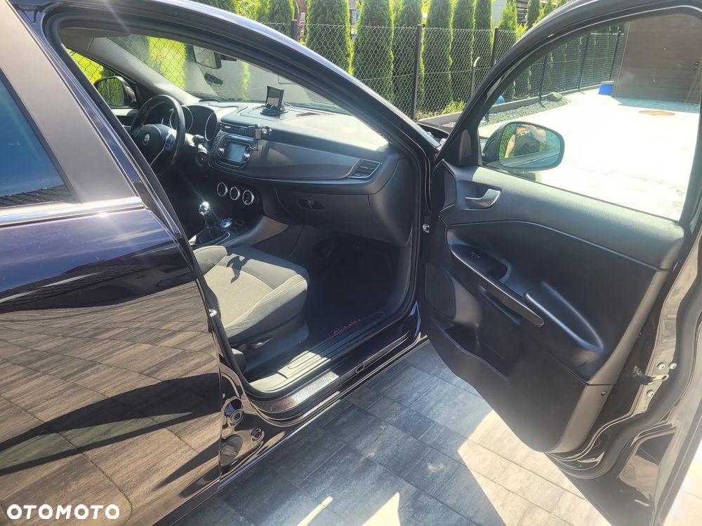 Alfa Romeo Giulietta 1.6 JTDM - 11