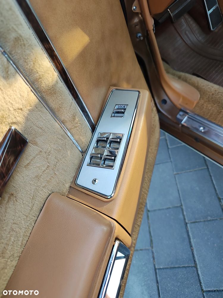Oldsmobile Delta 88 - 15
