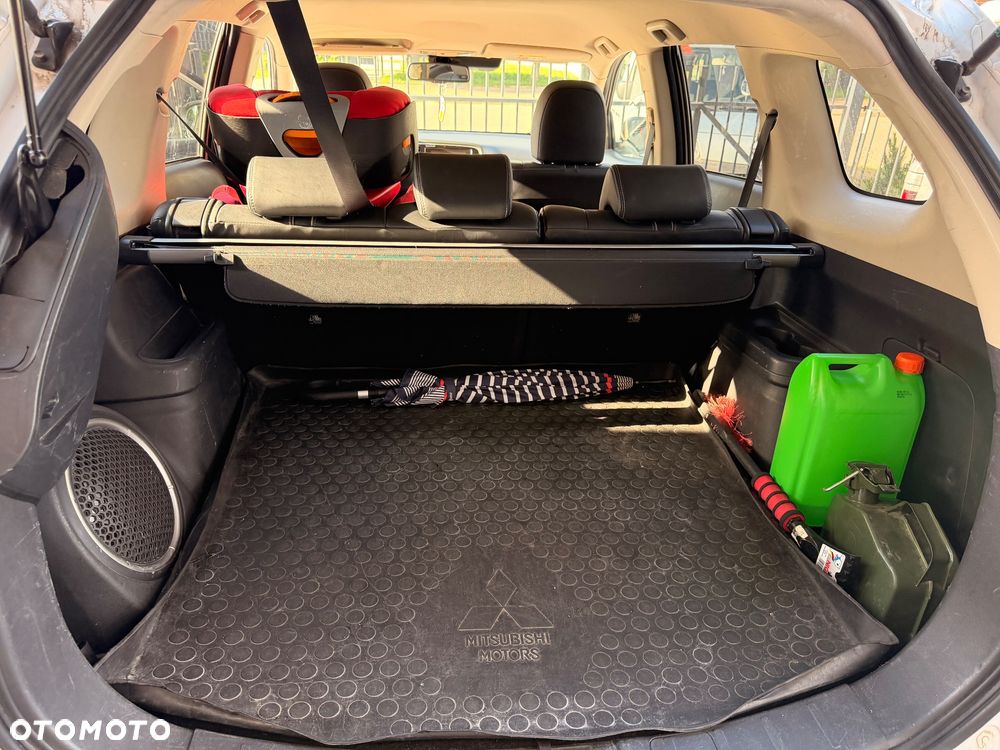 Mitsubishi Outlander 2.0 Instyle Navi 4WD CVT - 20