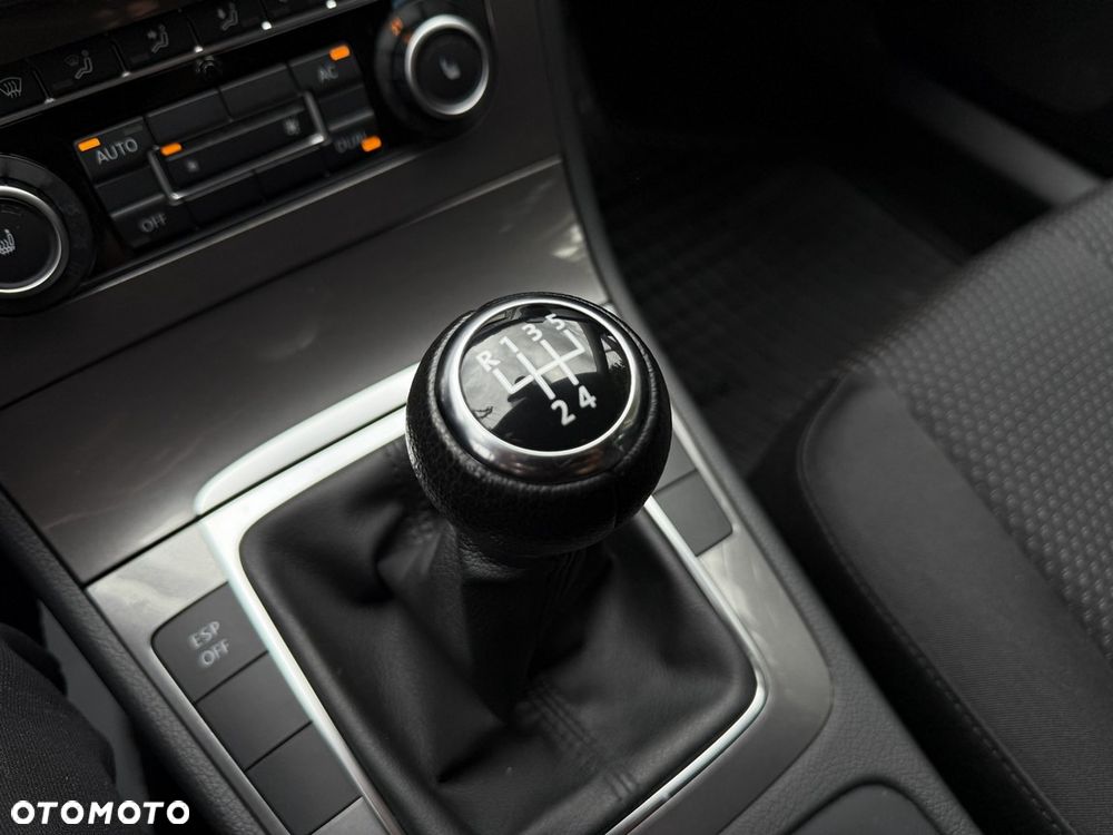 Volkswagen Passat 1.6 - 27
