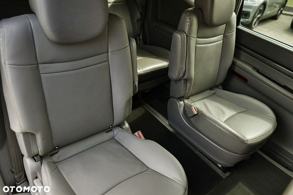 SsangYong/KGM Rodius - 23