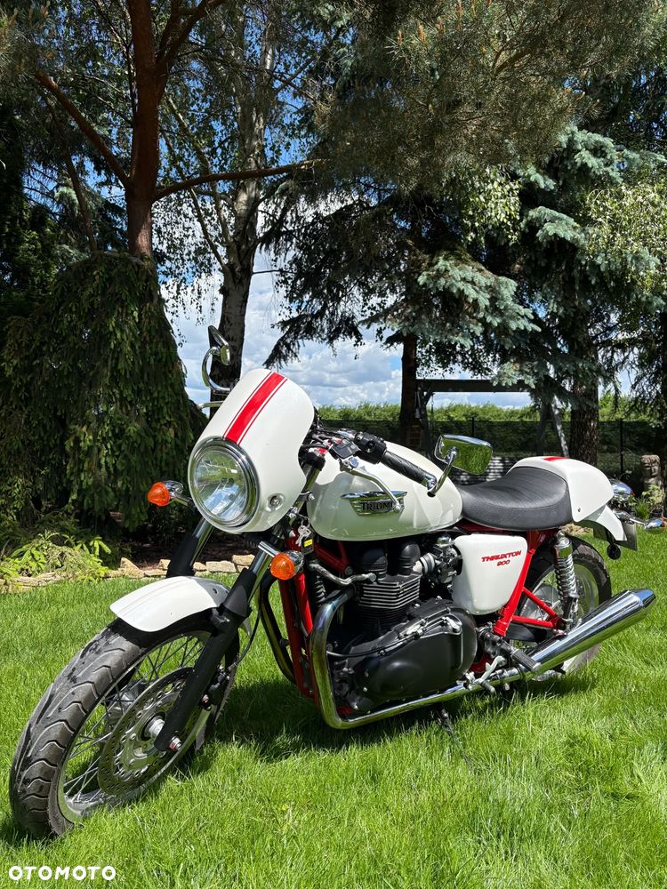 Triumph Thruxton - 1