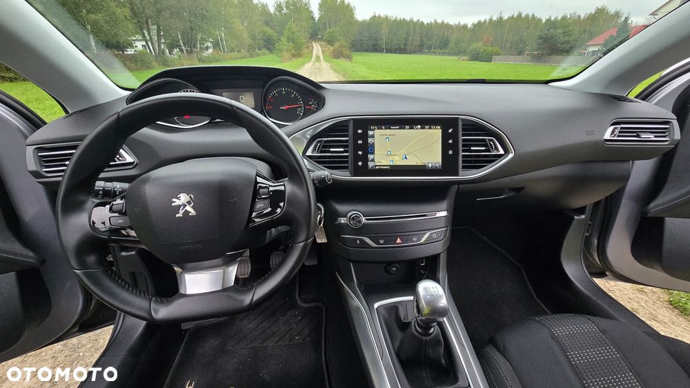 Peugeot 308 1.6 BlueHDi Allure S&S - 33