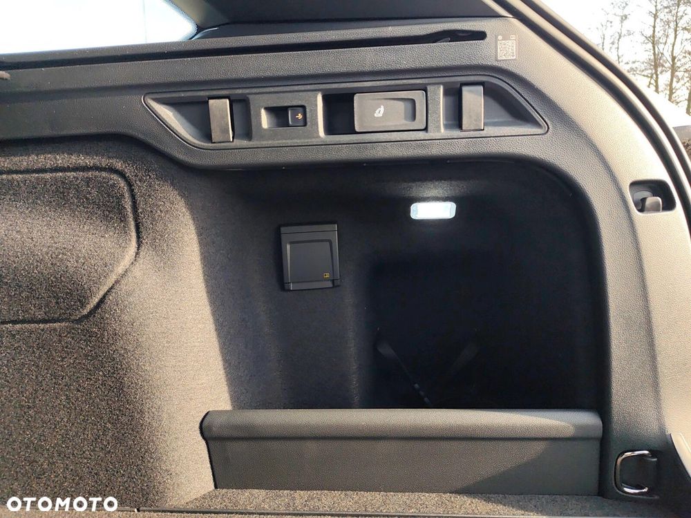 Volkswagen Passat - 32