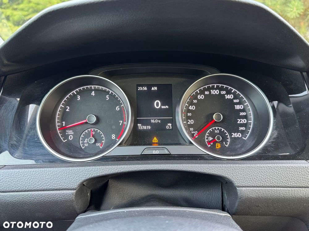 Volkswagen Golf - 21