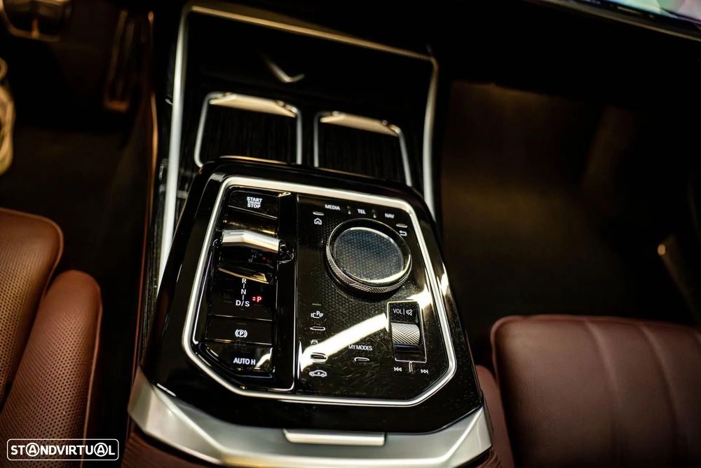 BMW 750 750e xDrive Pack Desportivo M Pro - 13